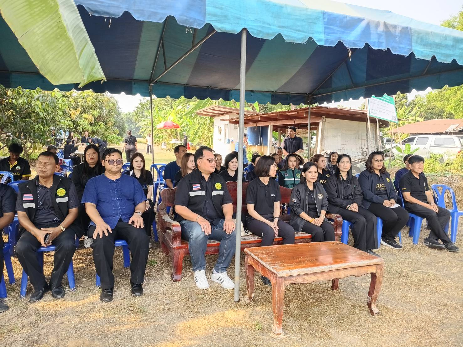 title - กิจกรรมเกี่ยวข้าวและติดตามผลการดำเนินงาน โครงการ “อ่างทอง ทำนาวิถีใหม่ ไร้ข้าวดีด ทำนาดี ปีละ 2 ครั้ง”